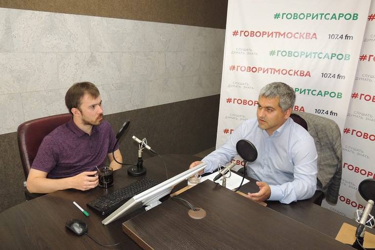 Какие проблемы решает депутат в «одноэтажном Сарове»? Об этом — в эфире городского радио Павел Амеличев