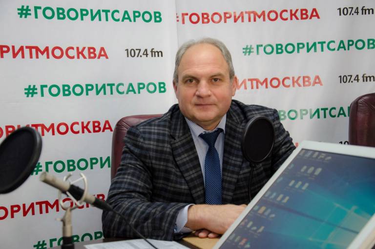 Беседа с депутатом Сергеем Яковлевым в эфире городского радио