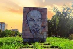 Депутат Михаил Савин – о реставрации мозаичной стелы с портретом Ленина