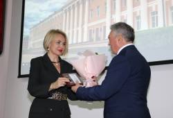 Медали к юбилею заксобрания области